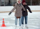 Leçon de patinage à la patinoire de l'école